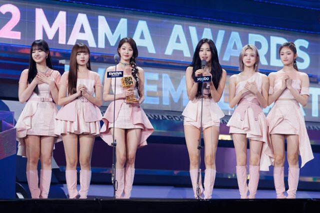 걸그룹 아이브가 2022 MAMA AWARDS에서 대상인 올해의 노래 부문 수상을 비롯해 신인상 등 5관왕을 차지했다. /Mnet 제공