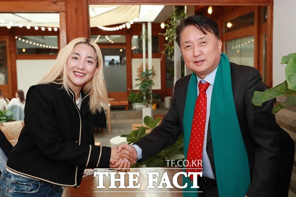 가수 바다가 1일 충북도 홍보대사에 위촉됐다. /충북도.