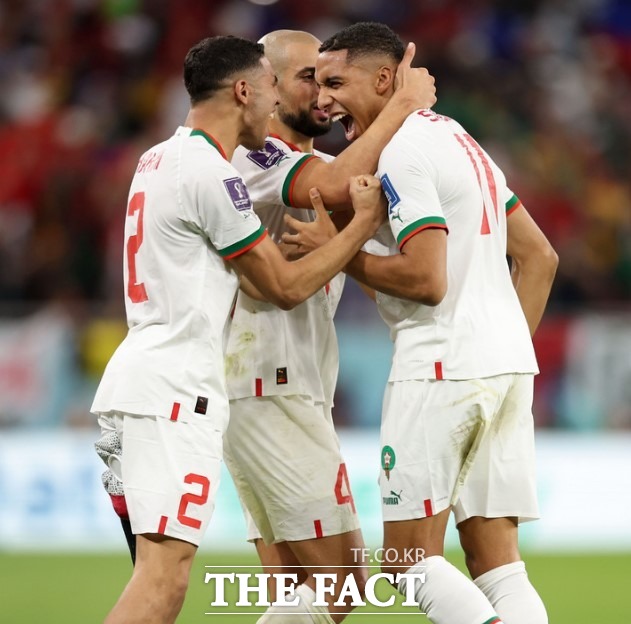 모로코는 월드컵 개막 전까지만 하더라도 벨기에와 크로아티아의 16강 제물로 여겨졌지만 조 1위로 16강행 티켓을 거머쥐었다. /도하(카타르)=신화.뉴시스