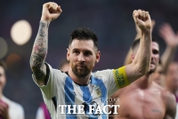  [간밤의 월드컵] '과연' 메시, 1000경기 자축골...아르헨-네덜란드 8강 격돌