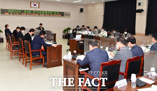 충북 청주시의회 예산결산특별위원회는 7일 2022년 3회 추가경정예산안을 심사했다. /청주시의회