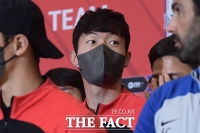  황의조, 뜨거운 취재 열기에 '깜짝' [포토]