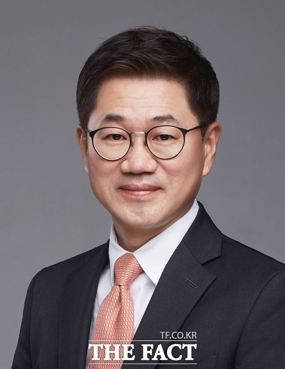 삼성생명은 8일 2023년 정기 사장단 인사를 발표하고 박종문 삼성생명 금융경쟁력제고 TF장이 삼성생명 자산운용부문장 사장으로 승진했다고 밝혔다. /삼성생명 제공