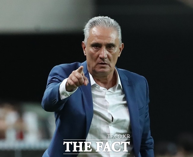 브라질 축구대표팀 수장 치치 감독이 2022 카타르 월드컵 4강 진출 실패를 덤덤히 받아들이며 지휘봉을 내려놓았다. /뉴시스