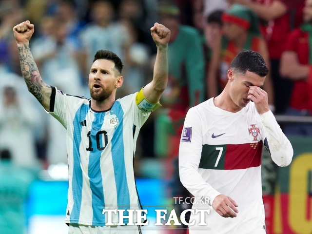 리오넬 메시(왼쪽)와 크리스티아누 호날두의 마지막 월드컵이 정반대 양상을 보이고 있다. 사진은 10일 네덜란드와 2022 카타르 월드컵 8강전에서 승리하고 기뻐하는 아르헨티나의 메시, 11일 모로코와 8강전에서 충격 패하고 슬픔에 잠긴 포르투갈 호날두. /루사일(카타르)=AP.뉴시스, 알투마마(카타르)=신화.뉴시스