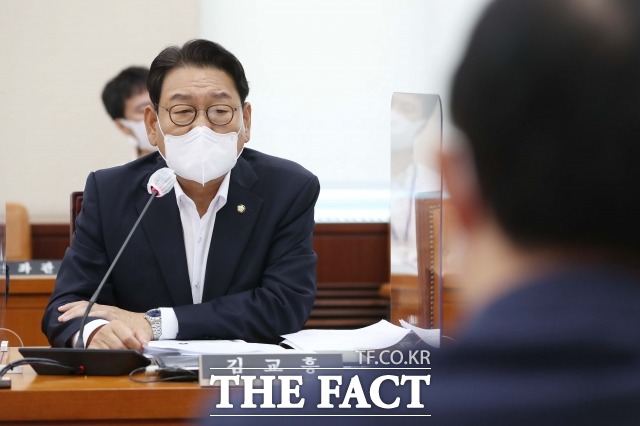 국조특위 간사인 김교흥 민주당 의원은 국정조사 야당 단독 진행 의사를 밝히며 예정된 수순대로 진행할 것이라고 말했다. /남윤호 기자