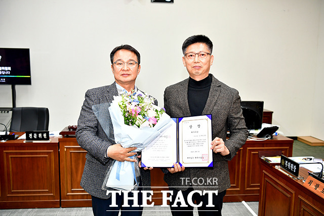 ‘깨어있는 완주사람들’에서 평가한 행정사무감사 최우수 의원으로 선정된 김채전 의원. /사진=완주군의회 제공