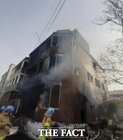  대구 중구 3층 주택서 불...40대 여성 사망 