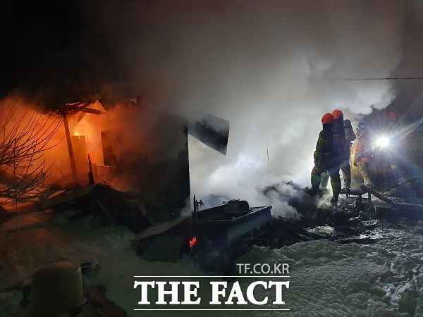 화재 현장. /충북소방본부 제공.