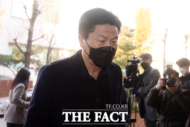 한 차례 기각됐다가 영장이 다시 청구된 이태원 참사 현장 책임자 이임재 전 서울 용산경찰서장과 송병주 전 용산서 112상황실장의 구속 여부가 이르면 23일 밤 결정된다. /이선화 기자