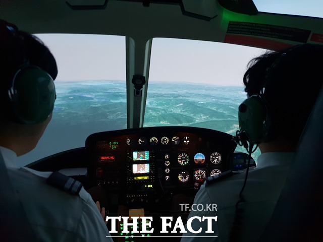 조종사 모의비행 훈련 모습 / 산림청 제공