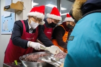  김진욱 공수처장, 올해도 급식 봉사…'따뜻한 위로 되길'