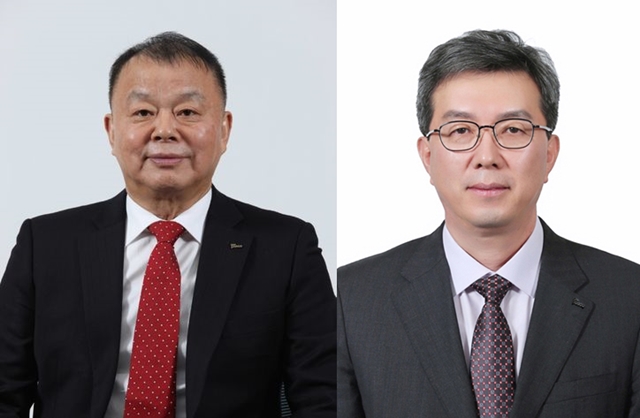 포스코그룹 사장단 인사를 통해 민경준 포스코케미칼 대표(왼쪽)가 5연임에 실패했다. 새로 선임된 김준형 신임대표가 사실상 포스코케미칼의 이차전지소재 사업의 포석을 깔아놓았던만큼, 향후 포스코케미칼이 이차전지 소재 시장 공략을 더욱 강하게 밀어붙일 것이란 분석이 나온다. /포스코케미칼 제공