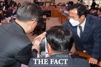  '회의 전 보도자료' 나온 농해수위…'양곡관리법 논의, 아수라장' [TF사진관]
