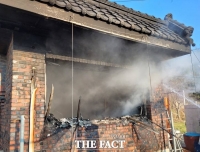  부산 기장군 단독주택 불…80대 여성 숨져