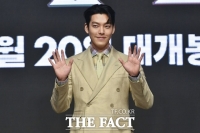  김우빈, 아산병원에 1억 원 기부…꾸준한 선행 배우