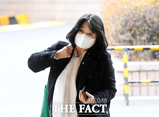 검찰이 6일 윤미향 무소속 의원에게 징역 5년을 구형했다./이동률 기자