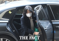  윤미향 징역 5년 구형…'반성없어' vs '할머니 동의받아'(종합)