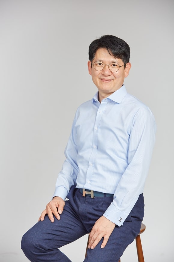 강성부 대표가 이끄는 사모펀드(PEF) 운용사 KCGI는 지난 6일 메리츠자산운용 인수를 위한 주식 매매 계약(SPA)을 체결했다. /KCGI 제공