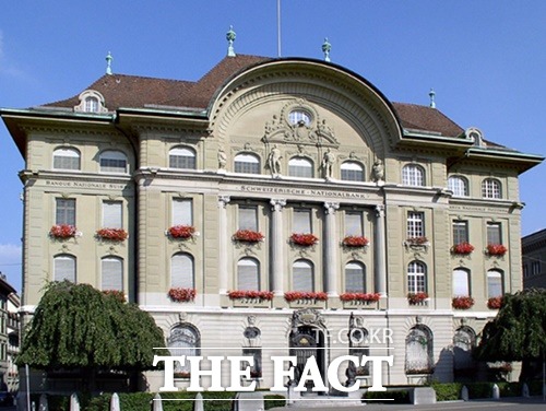 스위스 중앙은행인 스위스국립은행(SNB) 본관 전경. /위키피디아