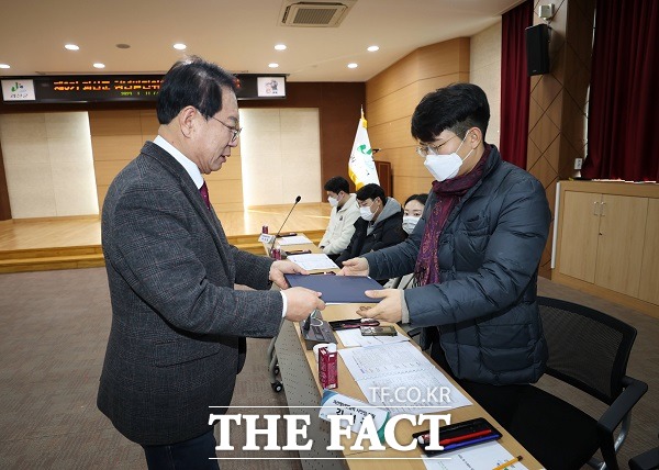 제3기 괴산군 청년발전위원회 위촉식 모습. /괴산군 제공.