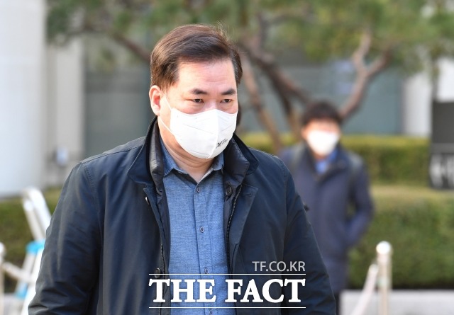 유동규(사진) 전 성남도시개발공사 기획본부장의 사실혼 배우자가 유 전 본부장의 휴대전화를 인멸한 혐의로 1심에서 징역형의 집행유예를 선고받았다. /박헌우 인턴기자