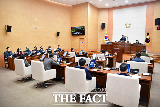 완주군의회가 제273회 임시회 제2차 본회의를 개회하고 상정된 안건을 심의·의결하고 일정을 마무리했다. /사진=완주군의회 제공