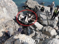  거제 전망대 100m 아래로 추락한 승용차…4명 사망