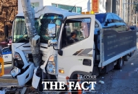  부산서 화물차 내리막길 미끄러져…60대 여성 숨져