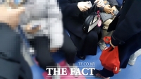  [60초 리뷰] '임신부 등장…임산부 배려석 앉은 승객 반응은?' (영상)