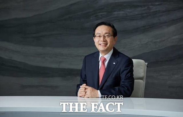 18일 금융권에 따르면 손 회장은 우리금융 이사회와 만나 연임에 도전하지 않겠다는 의사를 밝혔다. /우리금융지주 제공