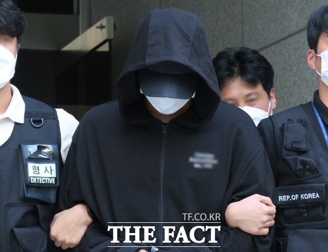 인천지법 형사12부(임은하 부장판사)는 19일 성폭력범죄의 처벌 등에 관한 특례법상 강간 등 살인 혐의로 구속기소된 인하대 1학년생 김모(21)씨에게 징역 20년을 선고했다. /뉴시스