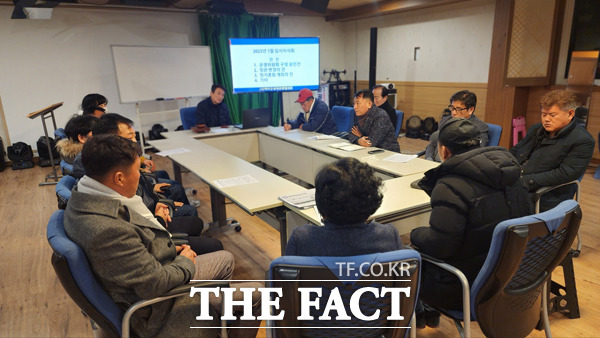 (사)백마강생태관광협의회가 17일 임시이사회에서 운영위원회 구성과 운영 방안에 대한 논의를 하고 있다. / 협의회 제공