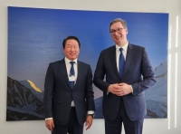  최태원 SK 회장, 다보스서 각국 정상 만나 협력 방안 논의