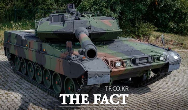 레오파르트2 전차의 최신형인 2A7 전차 정면. 2014년 이후 도입됐다. /독일육군