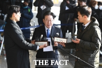 [속보] '대장동 의혹' 이재명, 검찰 출석…'검사의 나라 돼가'
