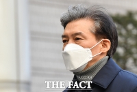  '감찰 무마·가족 비리' 조국 1심 징역 2년…법정구속은 안해