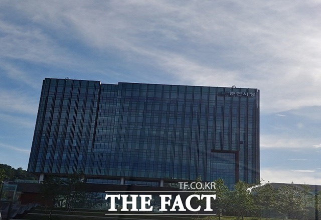 6일 춘천시는 신동 한계천 인근에서 수거한 야생조류 폐사체에서 고병원성 조류인플루엔자가 검출됐다고 밝혔다. / 춘천시