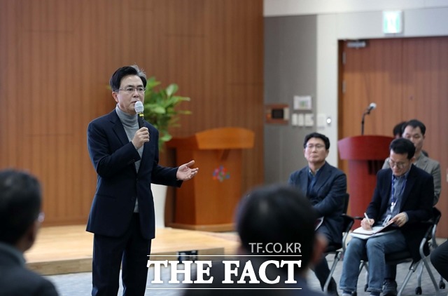 김태흠 충남도지사가 지난 6일 열린 팀장 간담회에서 인사말을 전하고 있다. / 충남도