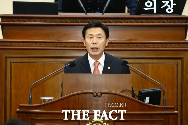 7일 열린 제316회 강원도의회 임시회에서 김길수 의원(영월) 은 6.11일 특별자치도의 출범관련, 강원도와 강원도의회의 조례제정 단계에서 중앙부처와의 의견충돌, 재정지원, 자기결정권 확보 범위 등에서 더 많은 갈등과 이견, 어려움이 예상된다고 밝혔다./강원도의회