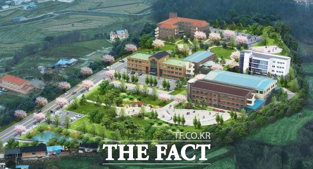9일 홍천군은 홍천국가항체클러스터 1단계 사업인 중화항체 치료제 개발지원센터가 오는 5월말 준공될 예정이다고 밝혔다. 홍천국가항체클러스터 1단계 사업인 중화항체 치료제 개발지원센터는 국비 97억8000만원, 도비 65억원, 군비 65억5000만원 등 총사업비 228억3000만원을 투입, 구 강원인력개발원 창조관을 리모델링하고 치료제 개발에 필요한 장비가 구축된다./홍천군
