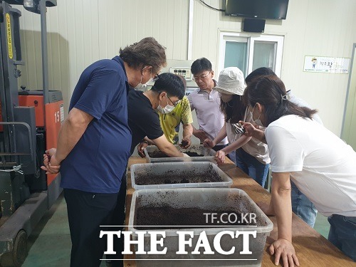 곤충사육 실습 모습. /청주시.