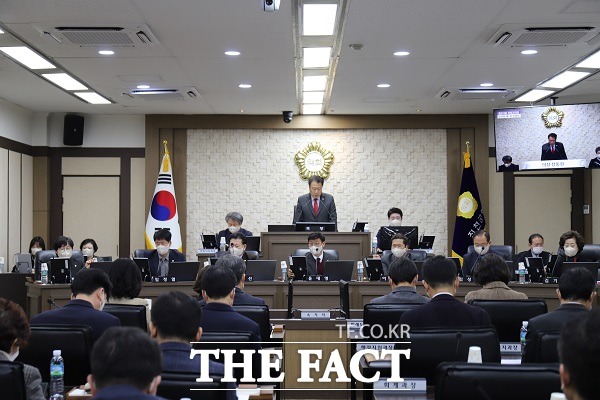 충북 진천군의회는 10일 제8차 본회의를 끝으로 올해 첫 회기인 제310회 임시회를 폐회했다. /진천군의회