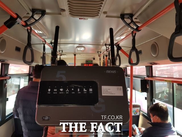 순천시는 4월 정원박람회 개막을 앞두고 대중교통을 이용하는 시민과 방문객들의 정보접근 편의를 위해 3월부터 전체 시내버스에 5G 와이파이 서비스를 제공한다. /순천시