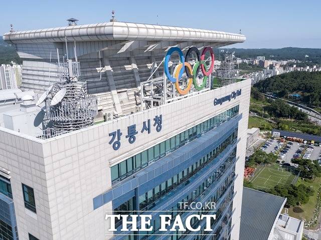 15일 강릉시는 65세 이상 어르신을 대상으로 추진 중인 ‘AI-IoT 어르신 건강관리사업’의 만족도와 관심도가 높은 것으로 나타났다고 밝혔다/강릉시