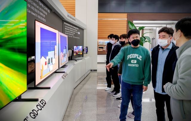 삼성디스플레이가 2월 13~27일 2주간 사내에서 QD스닙픽 행사를 개최하고, 임직원들에게 올해 QD-OLED 신제품을 공개한다. /삼성디스플레이