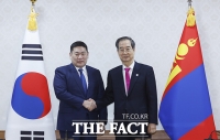  한덕수 총리 '몽골 총리와 양국 협력 논의' [TF사진관]