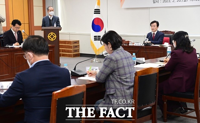 진주시 투자유치위원회 회의 모습 / 진주시