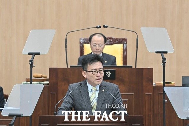 박병준 사천시의원이 제268회 사천시의회 임시회에서 5분 자유발언을 하고 있다./사천=이경구 기자