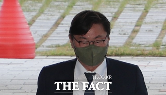 쌍방울그룹 대북송금 의혹을 수사 중인 검찰이 22일 이화영 전 경기도 평화부지사를 조사하고 있다. /이새롬 기자